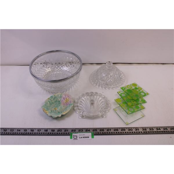 Various glass/crystal decor items/4 glass coasters