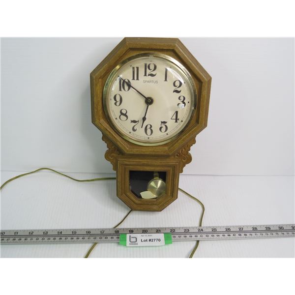 Spartus Electric Clock (working - hand is loose)