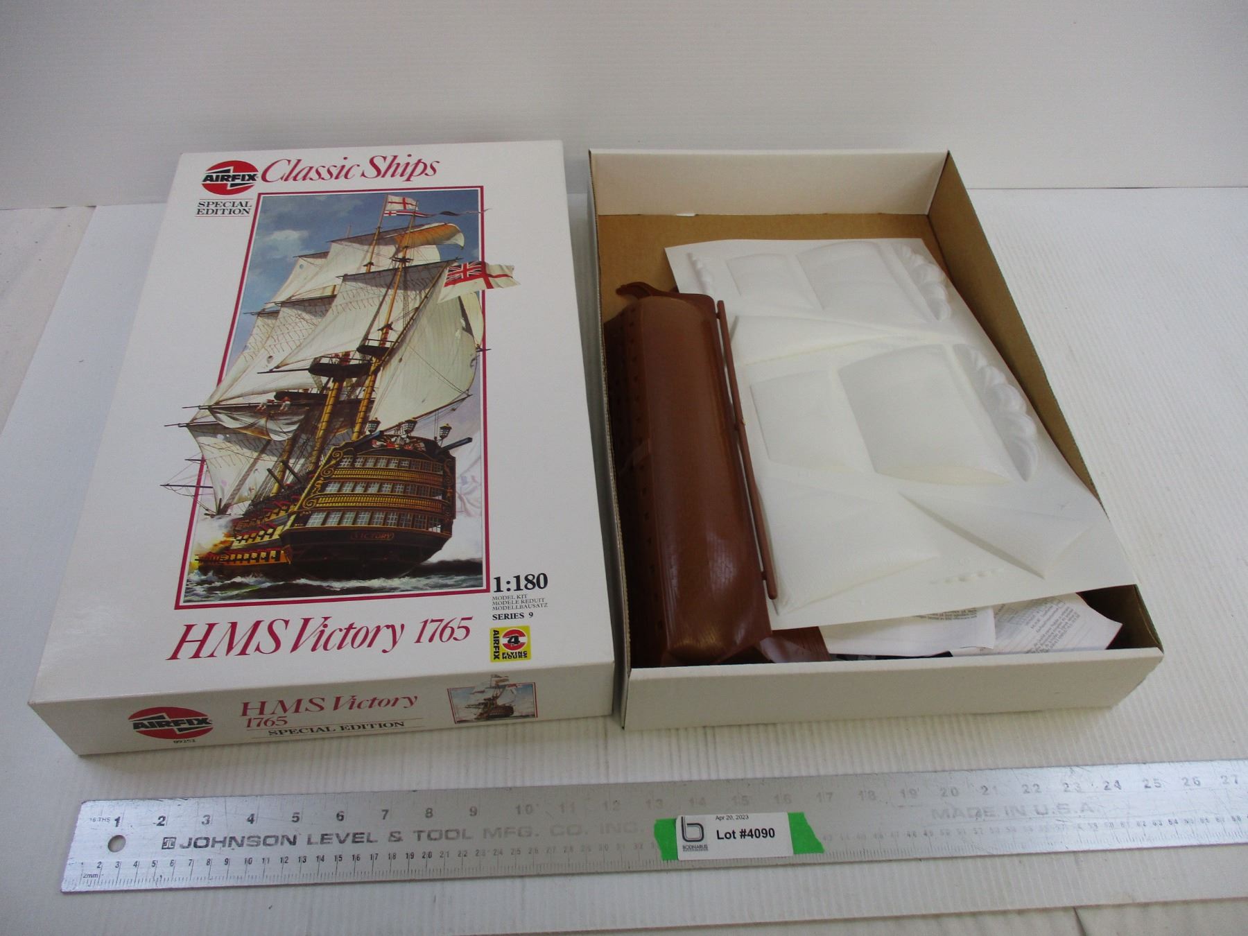 180 Scale Airfix Classic Ships Model (HMS Victory 1765 1:180 Scale)