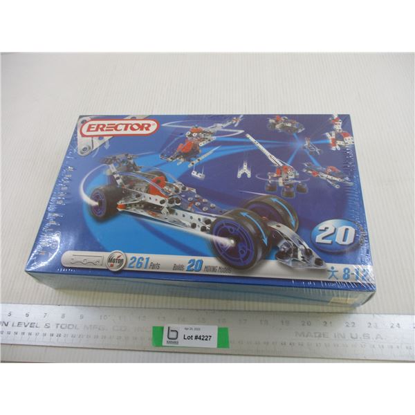 Erector Kit w/ 261 Parts For 20 Moving Models (NIB)