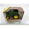 Image 1 : ERTL 1953 John Deere Model "D" Tractor 1:16 Scale Die Cast