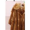 Image 4 : *Vintage Womens Fur Coat - Size Medium(Some Tears in the Fur and Base)