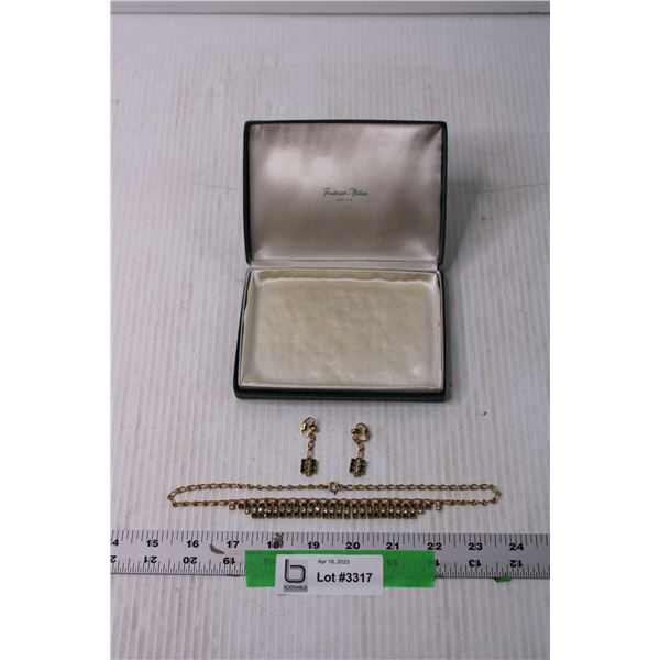 Vintage Matching Necklace and Earring Set (CGA)