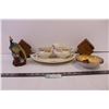 Image 2 : 2 wooden coaster sets, flowered platter with serving dishes, bird figurine, glass decorative bowl