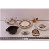 Image 1 : Various Plate, glass pie pan, decor trinkets, leaf glass bowl set
