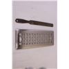 Image 5 : Various Items-door handle, flooring nails, floor vent cover, trimmer line, gauge