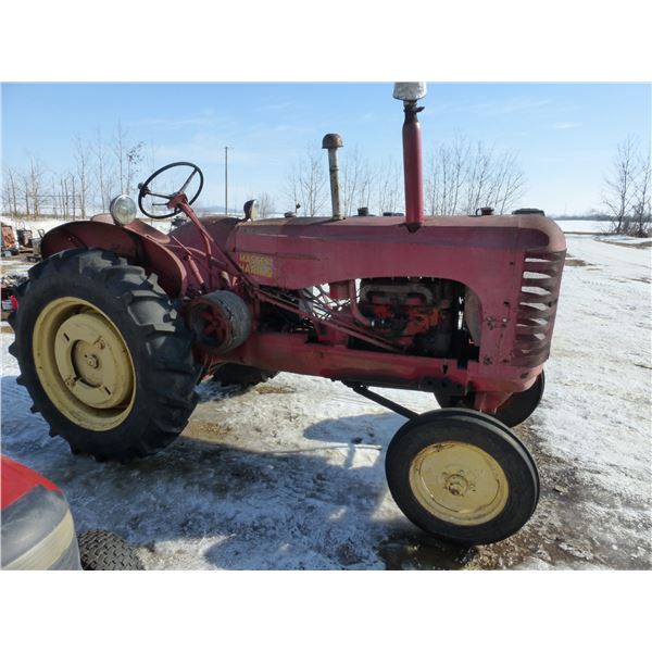 Massey Harris 30 tractor, runs, new battery, PTO, 12.4-28 Rubber, straight tin, SN. 4425