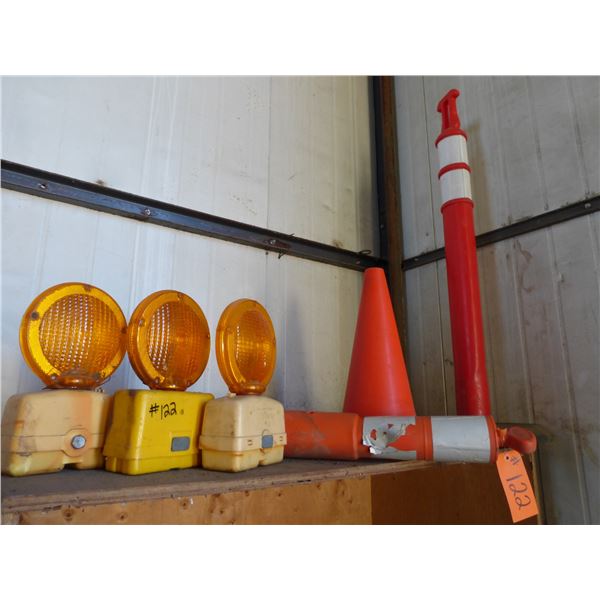 3- Yellow Flashers, 3- Pylons