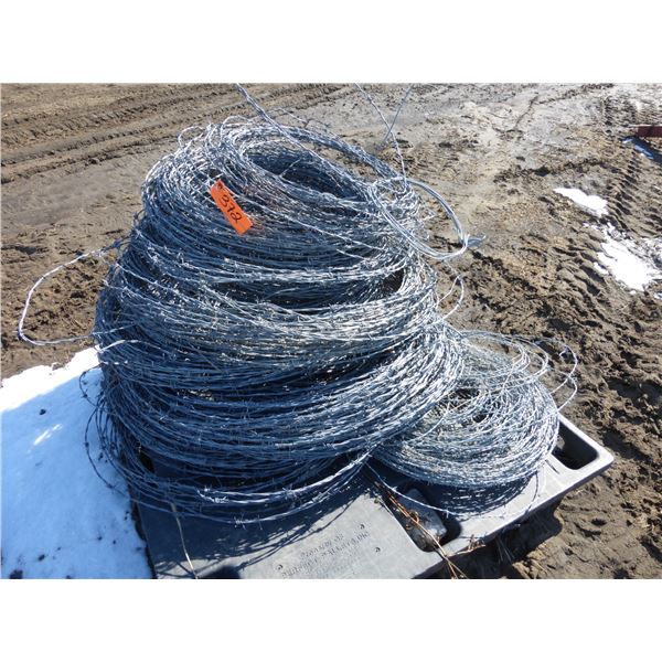 Assort. PILE of barbed wire