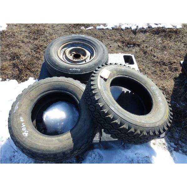 1- G78-15 tire, 1- HR70-15, 1-H78-15 tire and 5- hole rim