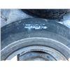 Image 4 : 1- G78-15 tire, 1- HR70-15, 1-H78-15 tire and 5- hole rim