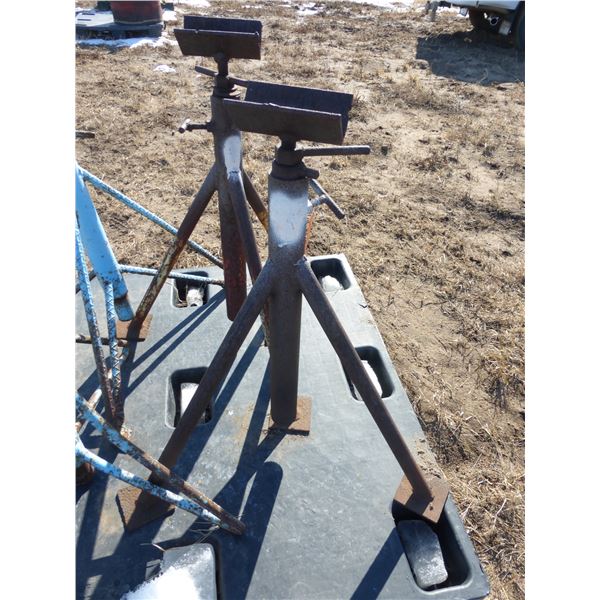 2- pipe stands