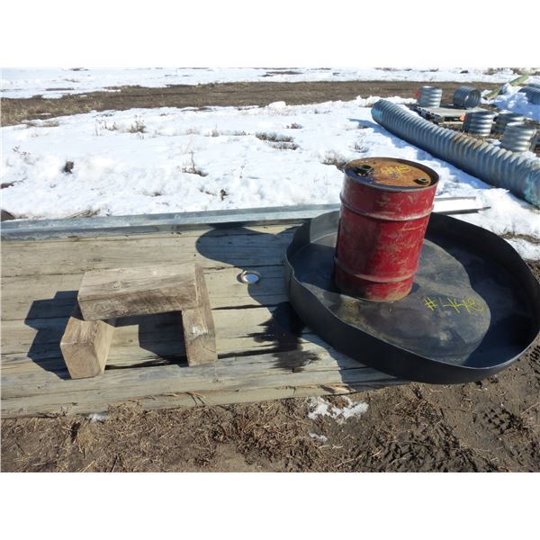 15-gal drum & black plastic lid