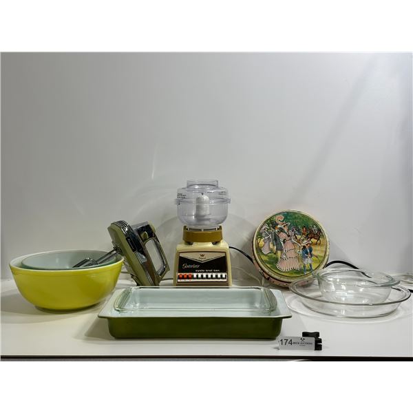 Vintage Pyrex Kitchenware
