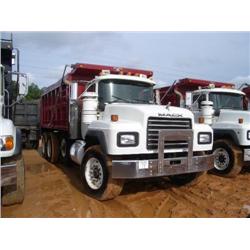 2003 MACK RD688S TRI-AXLE DUMP