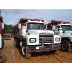 2003 MACK RD688S TRI-AXLE DUMP