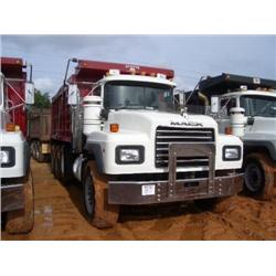2003 MACK RD688S TRI-AXLE DUMP