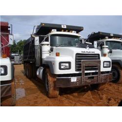 2002 MACK RD688S T/A DUMP