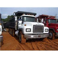 1996 MACK RD688S TRI-AXLE DUMP