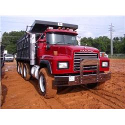 1996 MACK RD688S TRI-AXLE DUMP