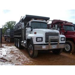 1992 MACK RD690S
