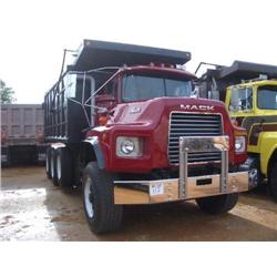 1988 MACK DM690S TRI-AXLE