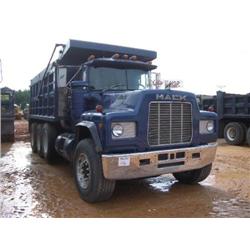 1987 MACK R686ST TRI-AXLE DUMP