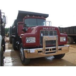 1983 MACK R686ST T/A DUMP