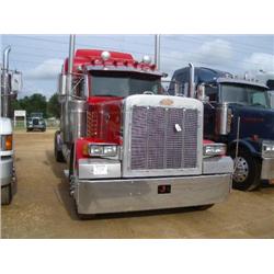 1999 PETERBILT 379 EXTENDED HOOD T/A TRUCK TRACTOR