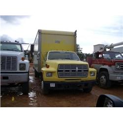 1989 FORD F700 VAN TRUCK