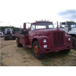 INTERNATIONAL 1800 FLATBED TRUCK
