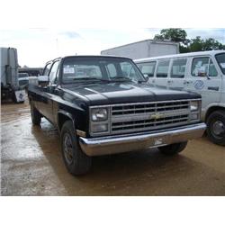 1988 CHEVROLET 30 SCOTTSDALE CREW CAB PICKUP