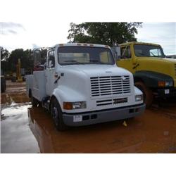 1995 INTERNATIONAL 4700 FUEL & LUBE TRUCK