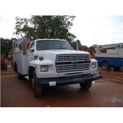 1993 FORD F600 SERVICE TRUCK