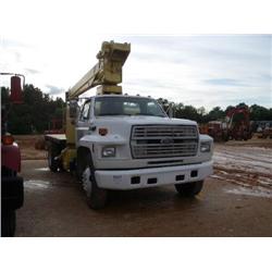 1991 FORD F700 W/HYDRAULIC CRANE