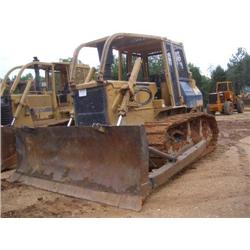 KOMATSU D63E CRAWLER TRACTOR