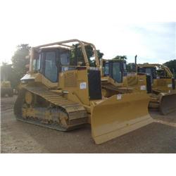 CAT D5M LGP CRAWLER TRACTOR