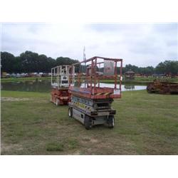 SKYJACK 3220 SCISSOR LIFT