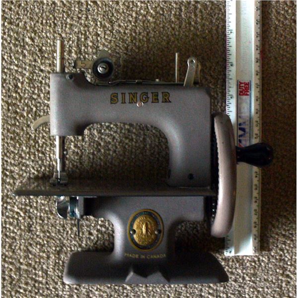 singer sewing machine 1950's child size