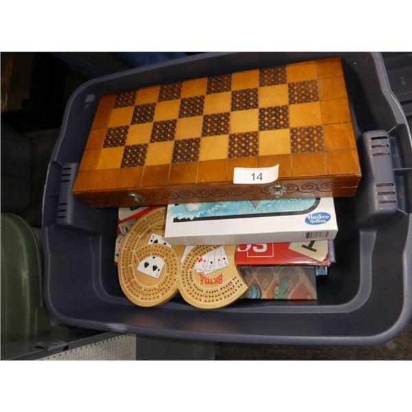 various boardgames & jigsaw puzzles