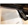 Image 2 : Samsung LCD TV 32" works with remote