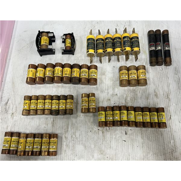 Lot of Buss Fuses (Various Sizes)