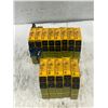 Image 1 : Lot of (13) Pilz #750104 / PN0Z s4 24VDC 3 n/o 1 n/c Modules
