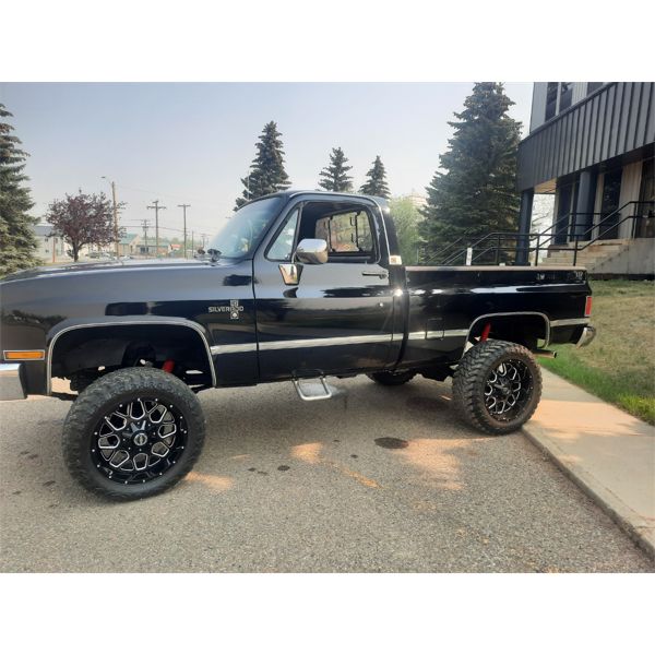 1987 CHEVROLET K10 TRUCK