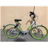 Image 2 : SILVER/GREEN SINGLE SPEED U-BIKE CRUISER BIKE