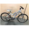Image 2 : WHITE SPORTEK RAVEN FRONT SUSPENSION 21 SPEED MOUNTAIN BIKE