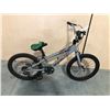 Image 2 : GREY MONGOOSE 7 SPEED STUNT BIKE