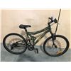 Image 2 : GREEN REEBOK TITAN 26 FULL SUSPENSION 18 SPEED MOUNTAIN BIKE