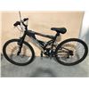 Image 1 : BLACK/DARK GREY HYPER BEAR MOUNTAIN FULL SUSPENSION 21 SPEED MOUNTAIN BIKE