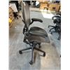 Image 2 : HERMAN MILLER AERON GRAPHITE FULL ADJUSTABLE TASK CHAIR (SIZE C) RETAIL $2,925 CAN